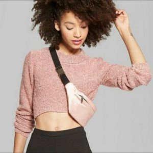 Crew Neck Pull Over Cropped Sweater